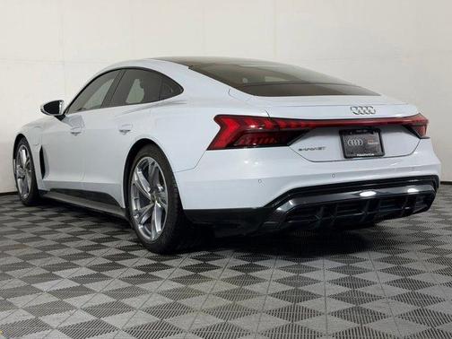 Suzuka Gray Metallic 2023 Audi e-tron GT Premium Plus quattro