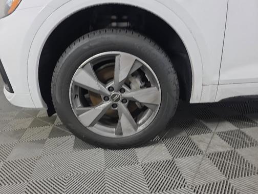 2025 Audi Q5 40 Premium