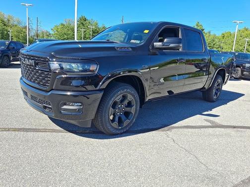 Diamond Black Crystal Pearl-Coat Exterior Paint 2027 RAM 1500 Big Horn/Lone Star