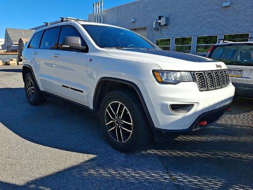 White 2019 Jeep Grand Cherokee Trailhawk