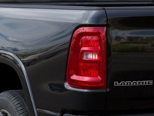 Diamond Black Crystal Pearl-Coat Exterior Paint 2027 RAM 1500 LARAMIE