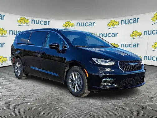 Diamond Black Crystal Pearl-Coat Exterior Paint 2026 Chrysler Pacifica Select