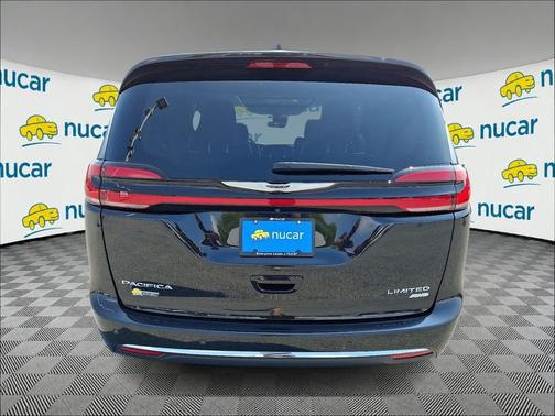 Black 2022 Chrysler Pacifica Limited