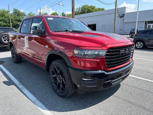 Molten Red Pearl-Coat Exterior Paint 2026 RAM 1500 Laramie