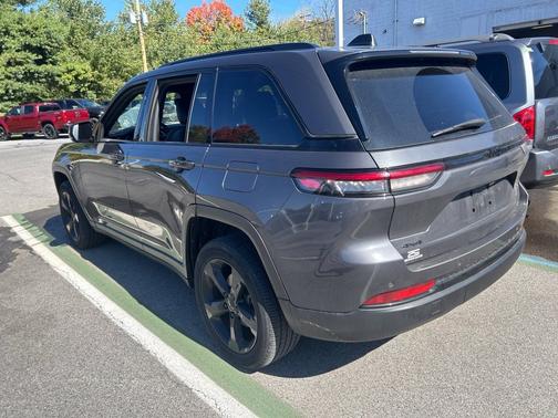 Gray 2023 Jeep Grand Cherokee Altitude X