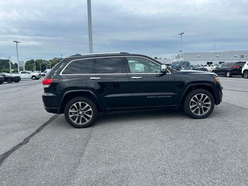 Black 2017 Jeep Grand Cherokee Overland