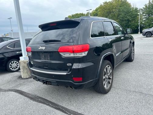 Black 2017 Jeep Grand Cherokee Overland