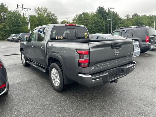 Gray 2022 Nissan Frontier SV