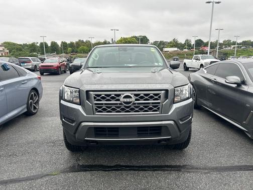 Gray 2022 Nissan Frontier SV