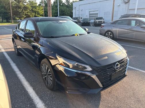 Black 2023 Nissan Altima 2.5 SV