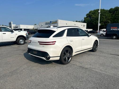 White 2024 Genesis GV70 2.5T