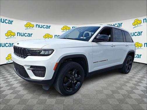 White 2023 Jeep Grand Cherokee Altitude X