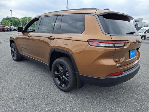 Copper Shino Metallic Clear-Coat Exterior Paint 2026 Jeep Grand Cherokee L Limited