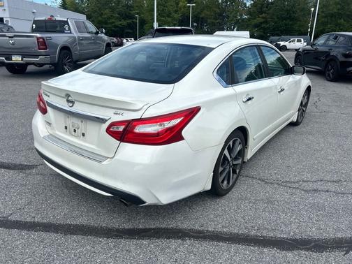 White 2016 Nissan Altima 2.5 SR