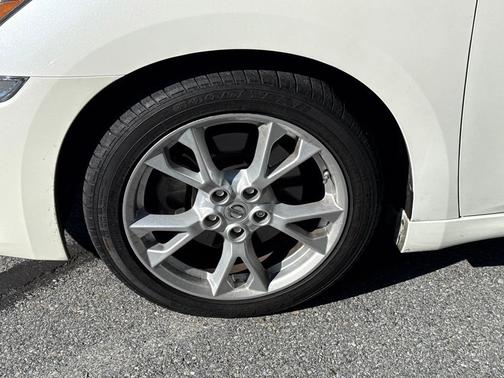 White 2014 Nissan Maxima 3.5 S