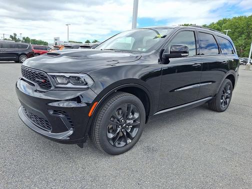 Diamond Black Clear-Coat Exterior Paint 2026 Dodge Durango GT