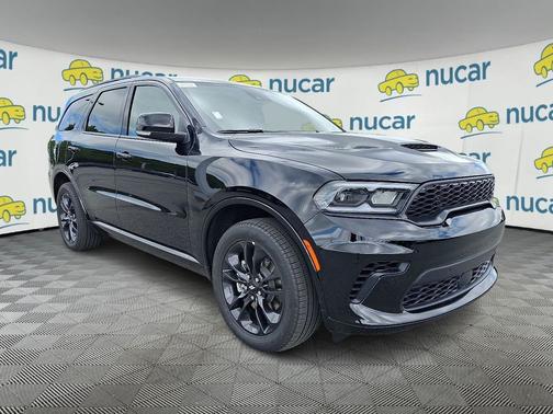 Diamond Black Clear-Coat Exterior Paint 2026 Dodge Durango GT
