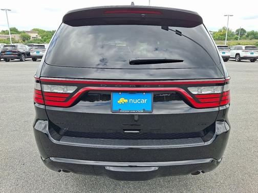 Diamond Black Clear-Coat Exterior Paint 2026 Dodge Durango GT