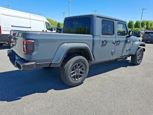 Anvil Clear-Coat Exterior Paint 2026 Jeep Gladiator Sport S