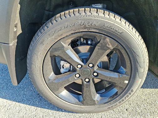 Steel Blue Paint 2027 Jeep Grand Cherokee
