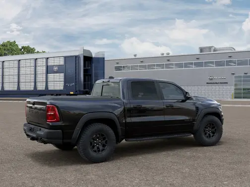 Diamond Black Crystal Pearl-Coat Exterior Paint 2026 RAM 1500 RHO