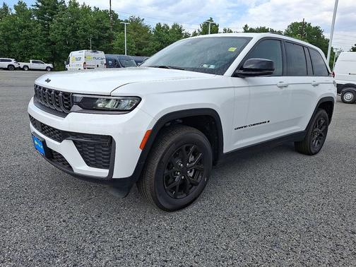 Bright White Clear-Coat Exterior Paint 2026 Jeep Grand Cherokee Altitude
