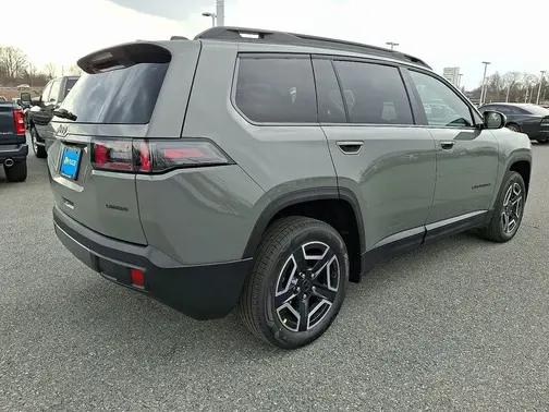 Sting-Gray Clear-Coat Exterior Paint 2026 Jeep Cherokee Laredo