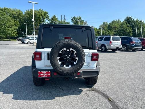 White 2024 Jeep Wrangler Rubicon