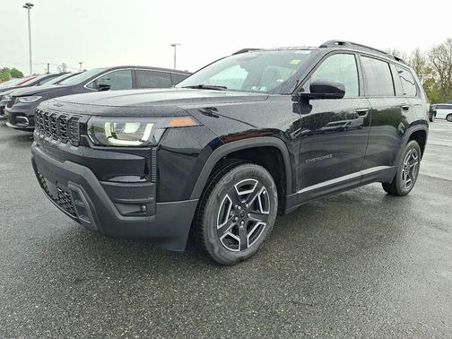 Diamond Black Crystal Pearl-Coat Exterior Paint 2026 Jeep Cherokee Limited