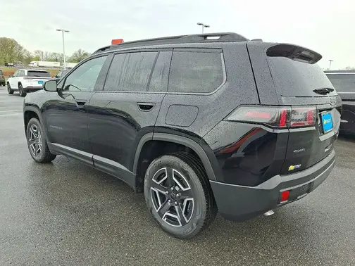 Diamond Black Crystal Pearl-Coat Exterior Paint 2026 Jeep Cherokee Limited