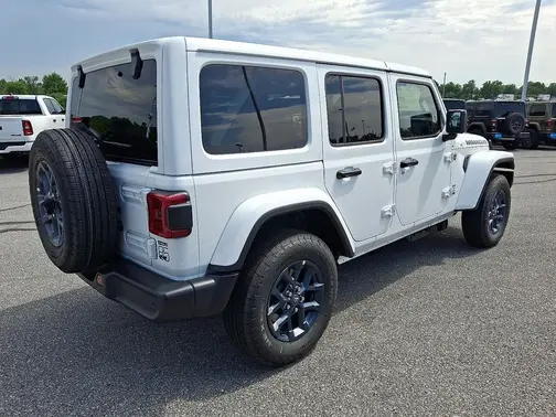 Bright White Clear-Coat Exterior Paint 2026 Jeep Wrangler