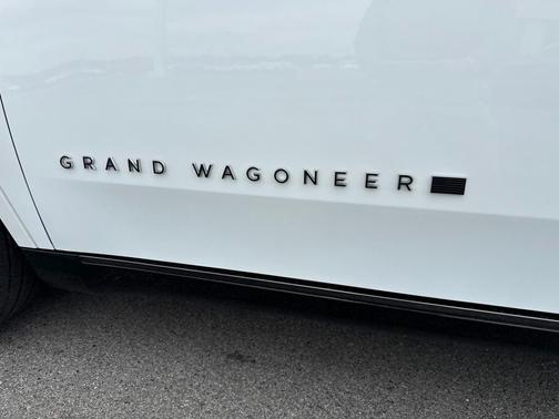 White 2023 Jeep Grand Wagoneer Series III