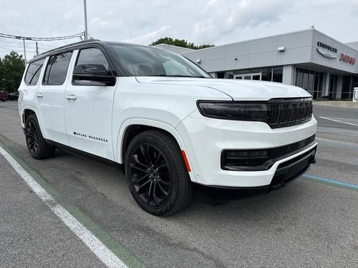 White 2023 Jeep Grand Wagoneer Series III