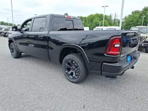 Diamond Black Crystal Pearl-Coat Exterior Paint 2026 RAM 1500 Big Horn/Lone Star