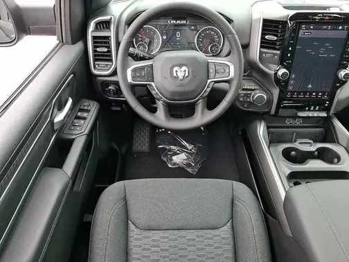 Diamond Black Crystal Pearl-Coat Exterior Paint 2026 RAM 1500 Big Horn/Lone Star