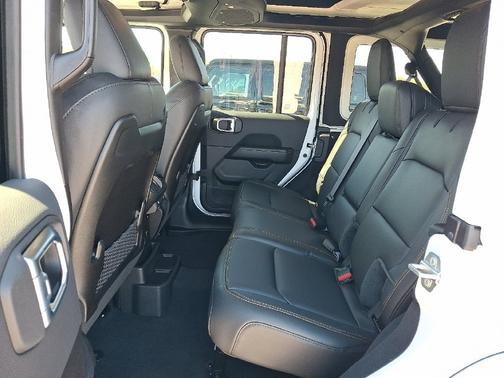 Bright White Clear-Coat Paint 2027 Jeep Wrangler Sahara