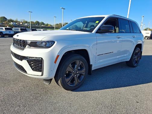 Bright White Clear-Coat Paint 2027 Jeep Grand Cherokee Limited Reserve 4x4