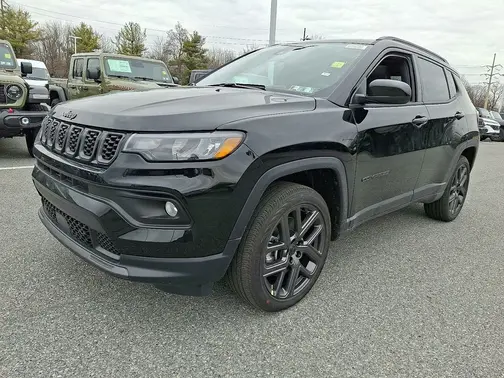 Diamond Black Crystal Pearl-Coat Exterior Paint 2026 Jeep Compass Latitude