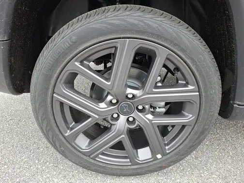 Diamond Black Crystal Pearl-Coat Exterior Paint 2026 Jeep Compass Latitude