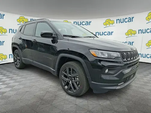 Diamond Black Crystal Pearl-Coat Exterior Paint 2026 Jeep Compass Latitude