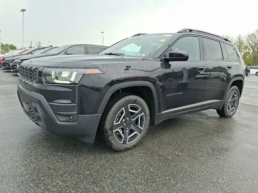 Diamond Black Crystal Pearl-Coat Exterior Paint 2026 Jeep Cherokee Laredo