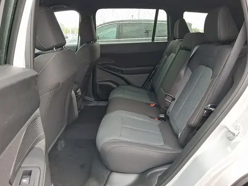 Silver Zynith Clear-Coat Exterior Paint 2026 Jeep Cherokee Laredo
