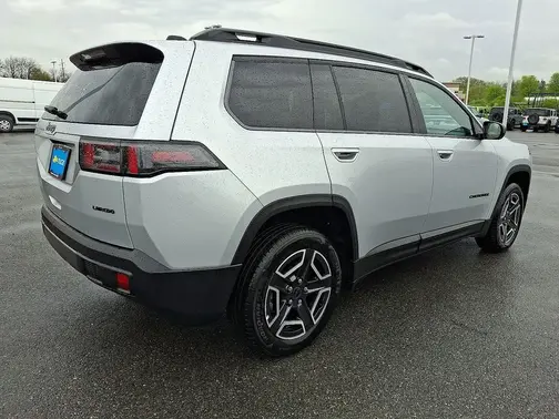 Silver Zynith Clear-Coat Exterior Paint 2026 Jeep Cherokee Laredo