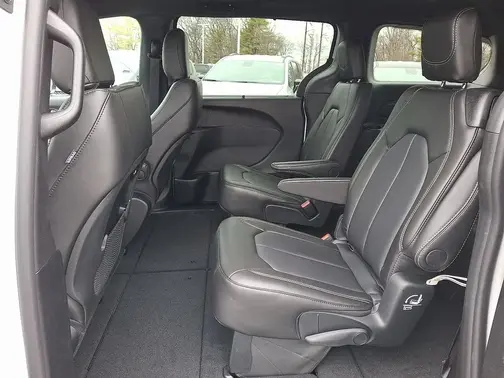 Bright White Clear-Coat Exterior Paint 2026 Chrysler Pacifica Select