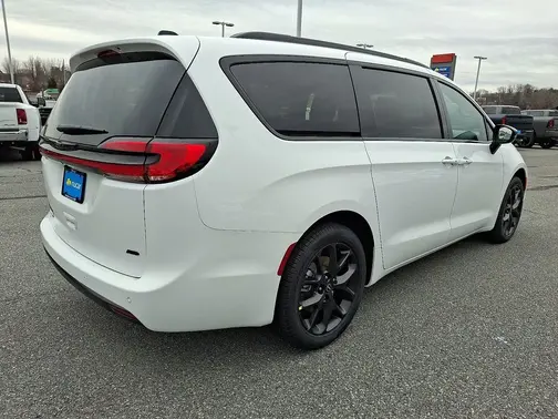 Bright White Clear-Coat Exterior Paint 2026 Chrysler Pacifica Select