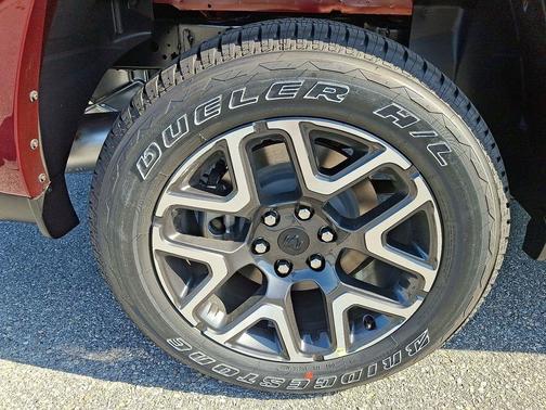 Delmonico Red Pearl-Coat Exterior Paint 2026 RAM 1500 Laramie