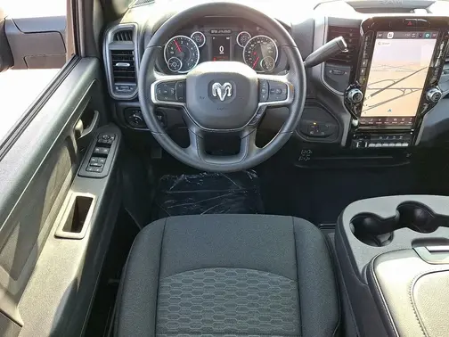 Diamond Black Crystal Pearl-Coat Exterior Paint 2026 RAM 3500 Tradesman