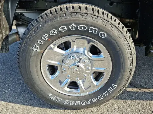 Diamond Black Crystal Pearl-Coat Exterior Paint 2026 RAM 3500 Tradesman