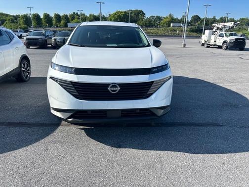 White 2025 Nissan Murano SV
