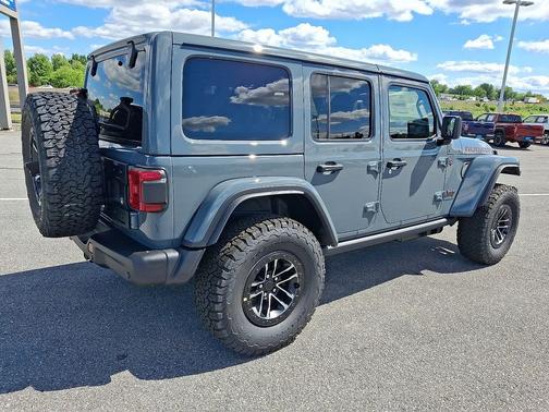 Anvil Clear-Coat Exterior Paint 2026 Jeep Wrangler Rubicon X